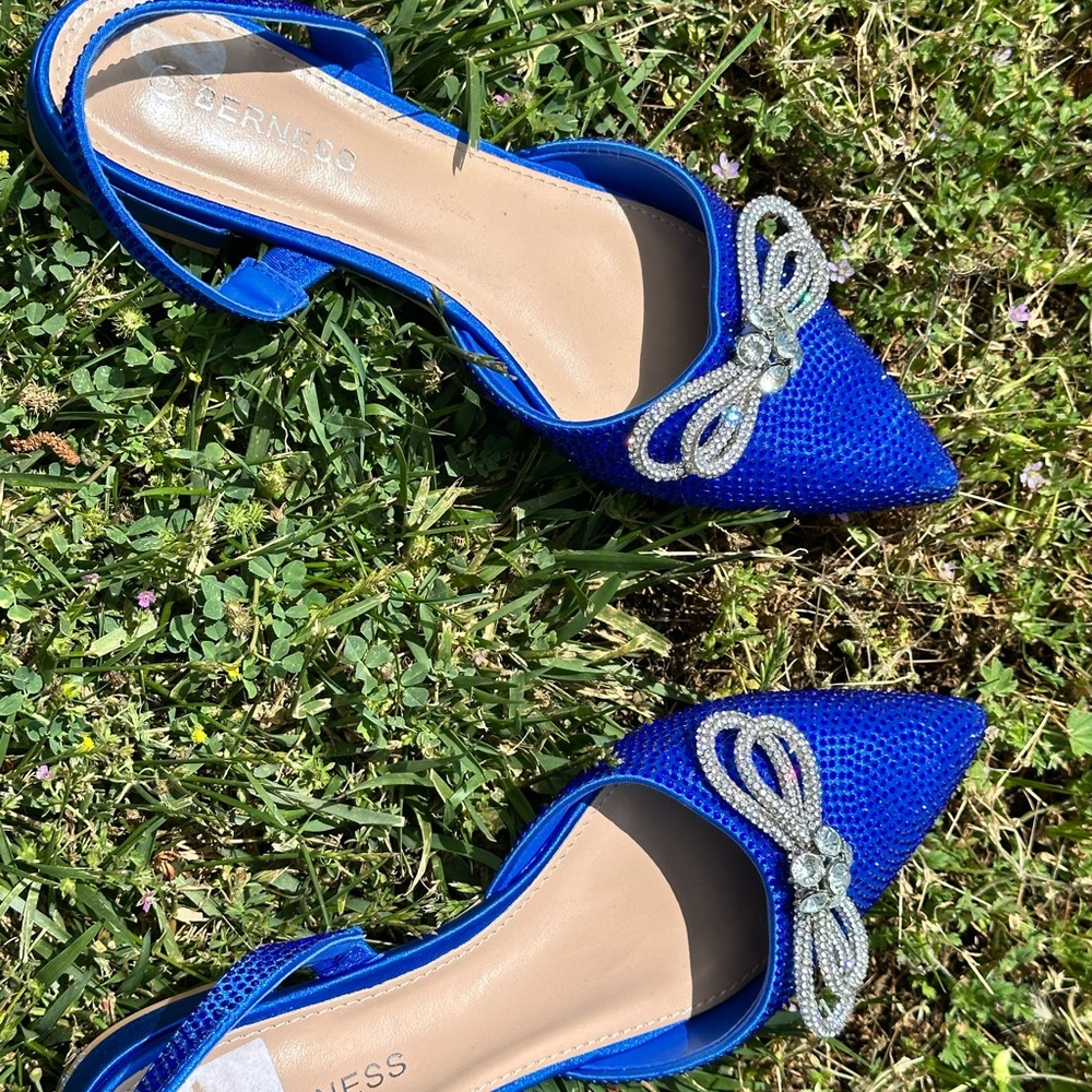 Chic Blue and Silver Heels with Subtle Elegance
